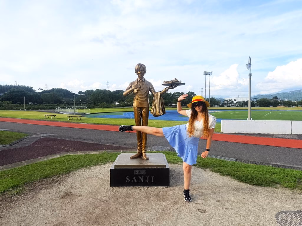 estatuas one piece japon